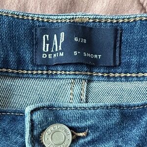 GAP Women's 5” denim cutoff shorts